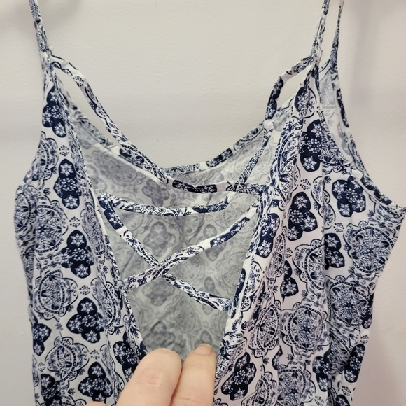 H&M romper,  adustable staos, White with Nice blue print - Picture 3 of 5